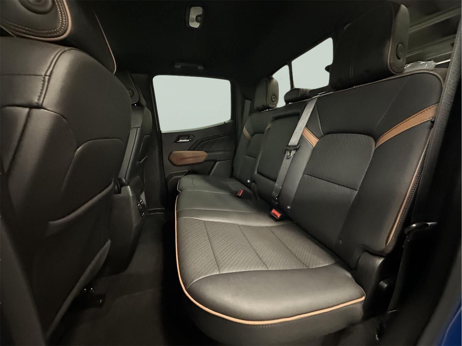 2024 GMC Canyon 4WD AT4