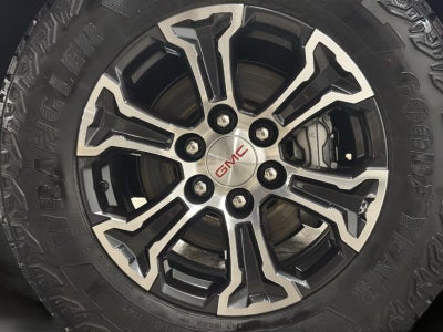 2024 GMC Canyon 4WD AT4