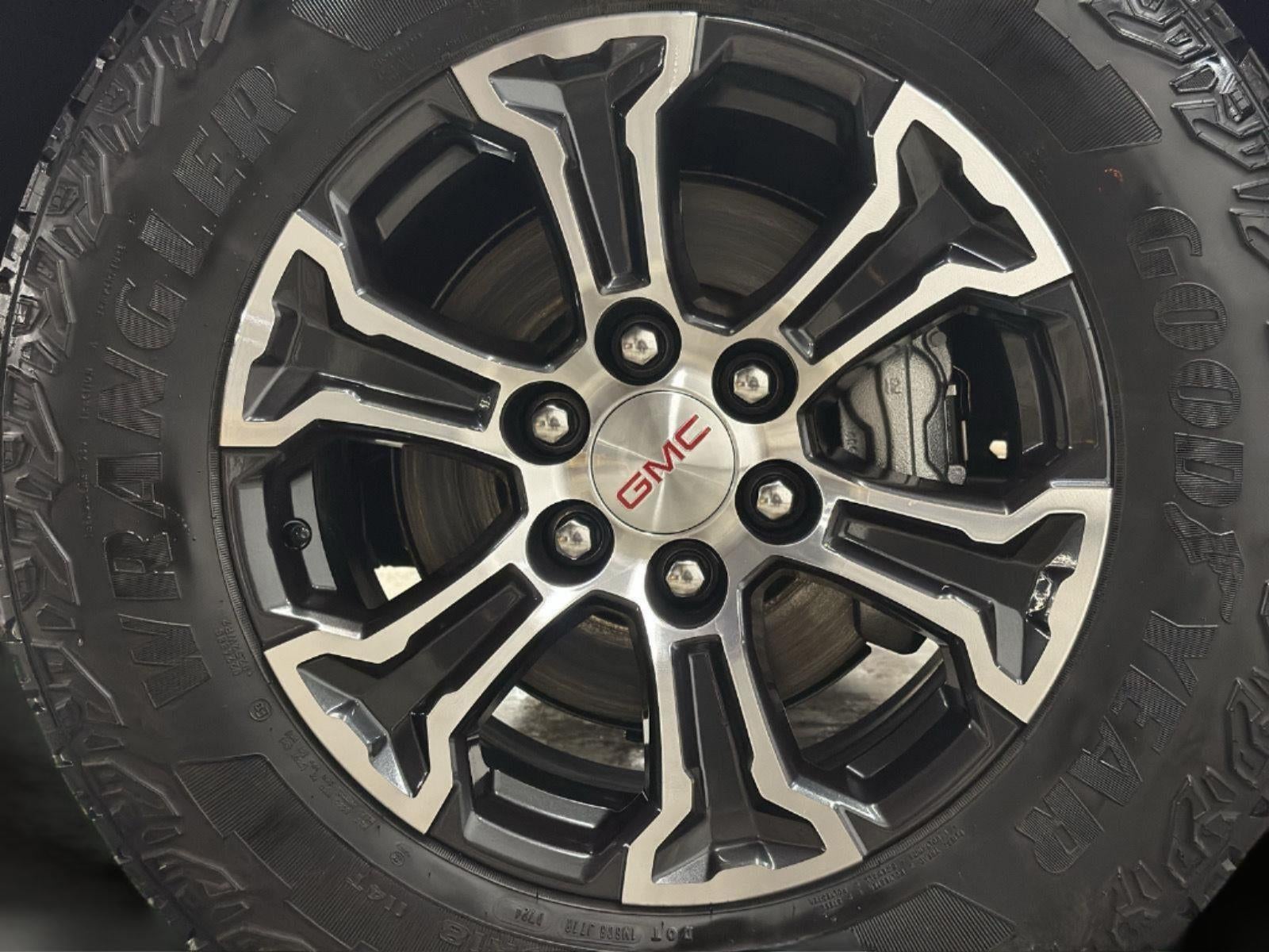 2024 GMC Canyon 4WD AT4