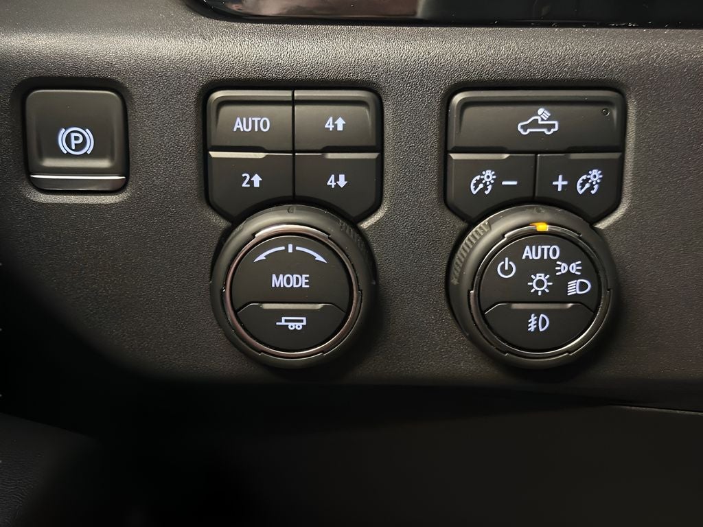 2024 Chevrolet Silverado 1500 LT Trail Boss CARBRAVO CERTIFIED