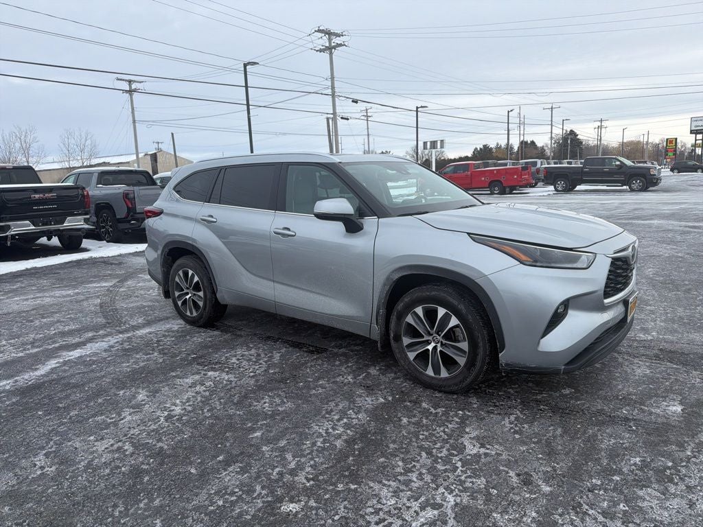 2021 Toyota Highlander XLE CARBRAVO CERTIFIED