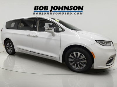 2022 Chrysler Pacifica Hybrid Limited