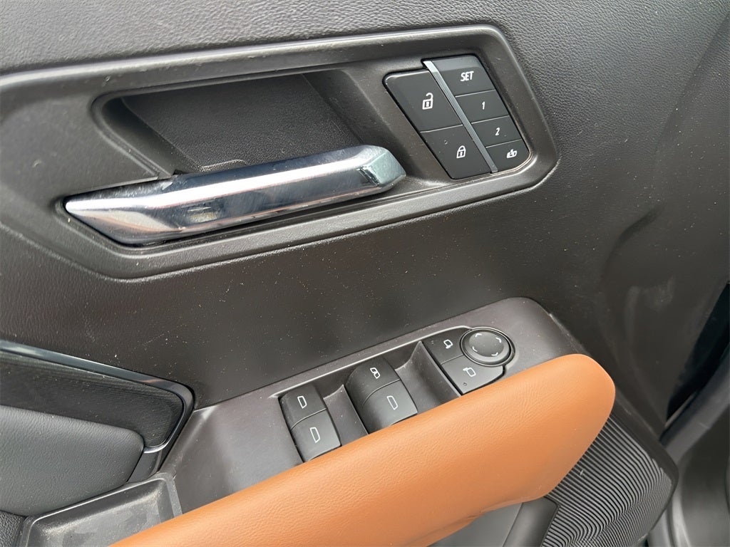 2023 GMC Canyon AT4 CARBRAVO CERTFIED!