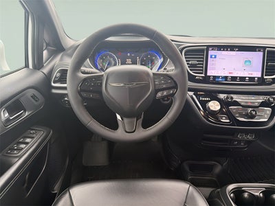 2022 Chrysler Pacifica Touring L CARBRAVO!