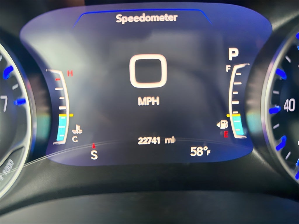 2022 Chrysler Pacifica Touring L CARBRAVO!