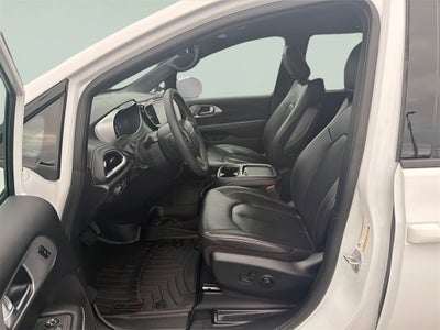 2022 Chrysler Pacifica Touring L CARBRAVO!