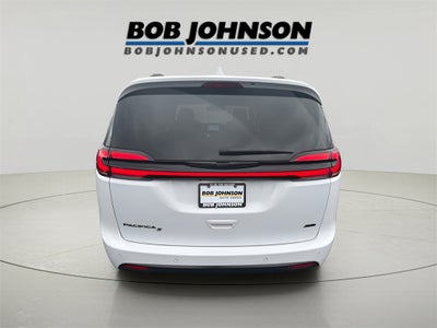2022 Chrysler Pacifica Touring L CARBRAVO!