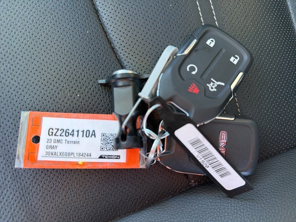 2023 GMC Terrain Denali CARBRAVO!