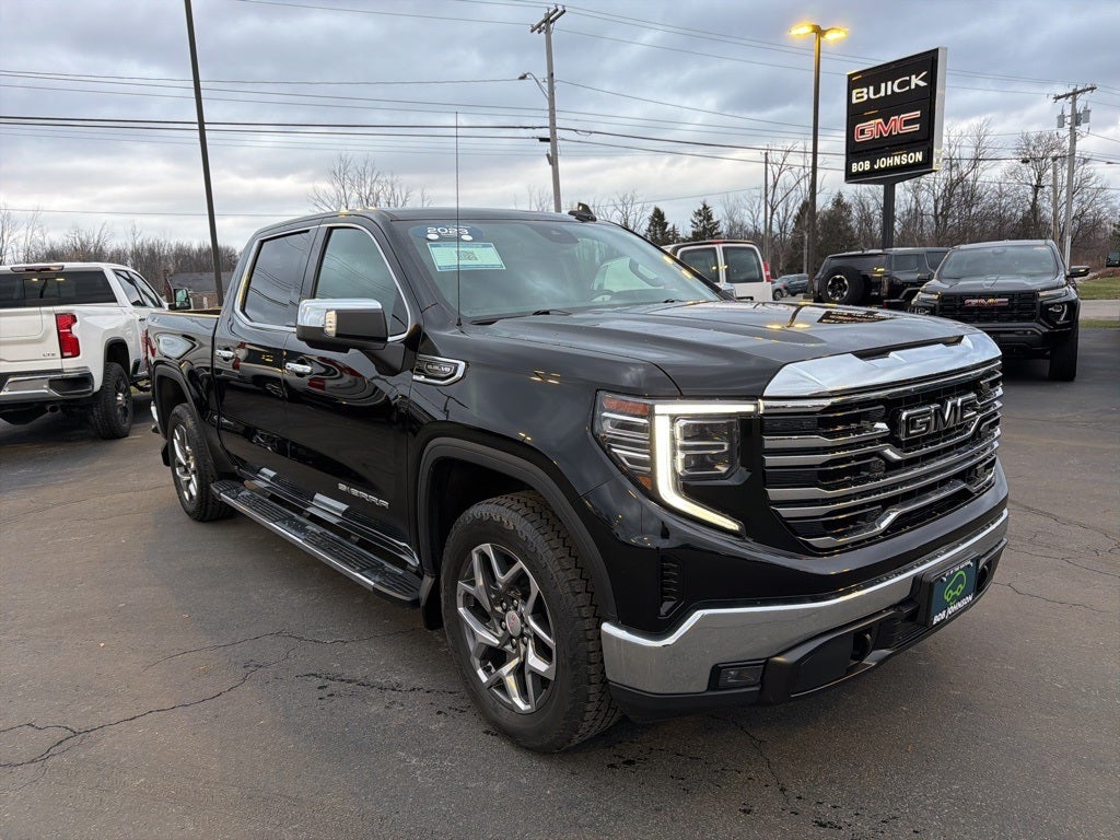 2023 GMC Sierra 1500 SLT CARBRAVO!