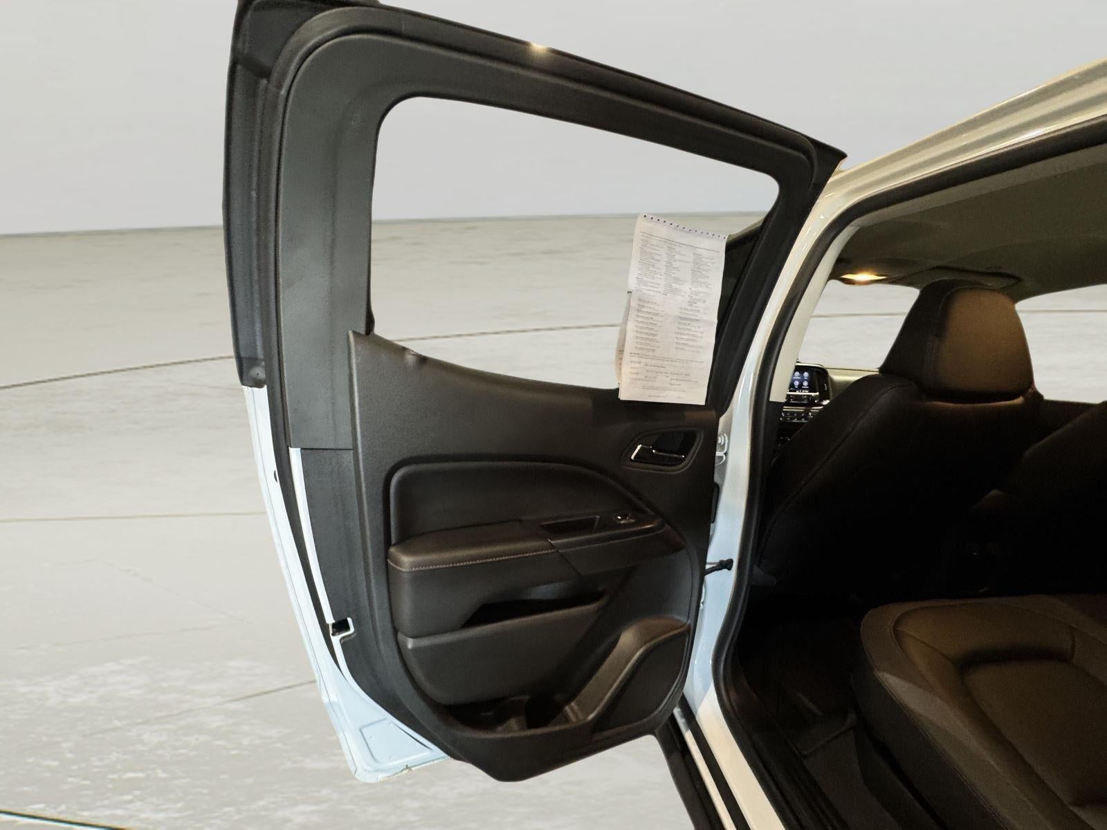 2022 GMC Canyon 4WD AT4 w/Leather