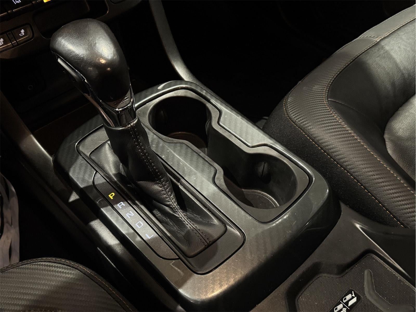 2022 GMC Canyon 4WD AT4 w/Leather