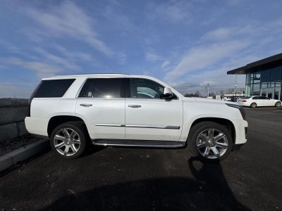 2017 Cadillac Escalade Luxury