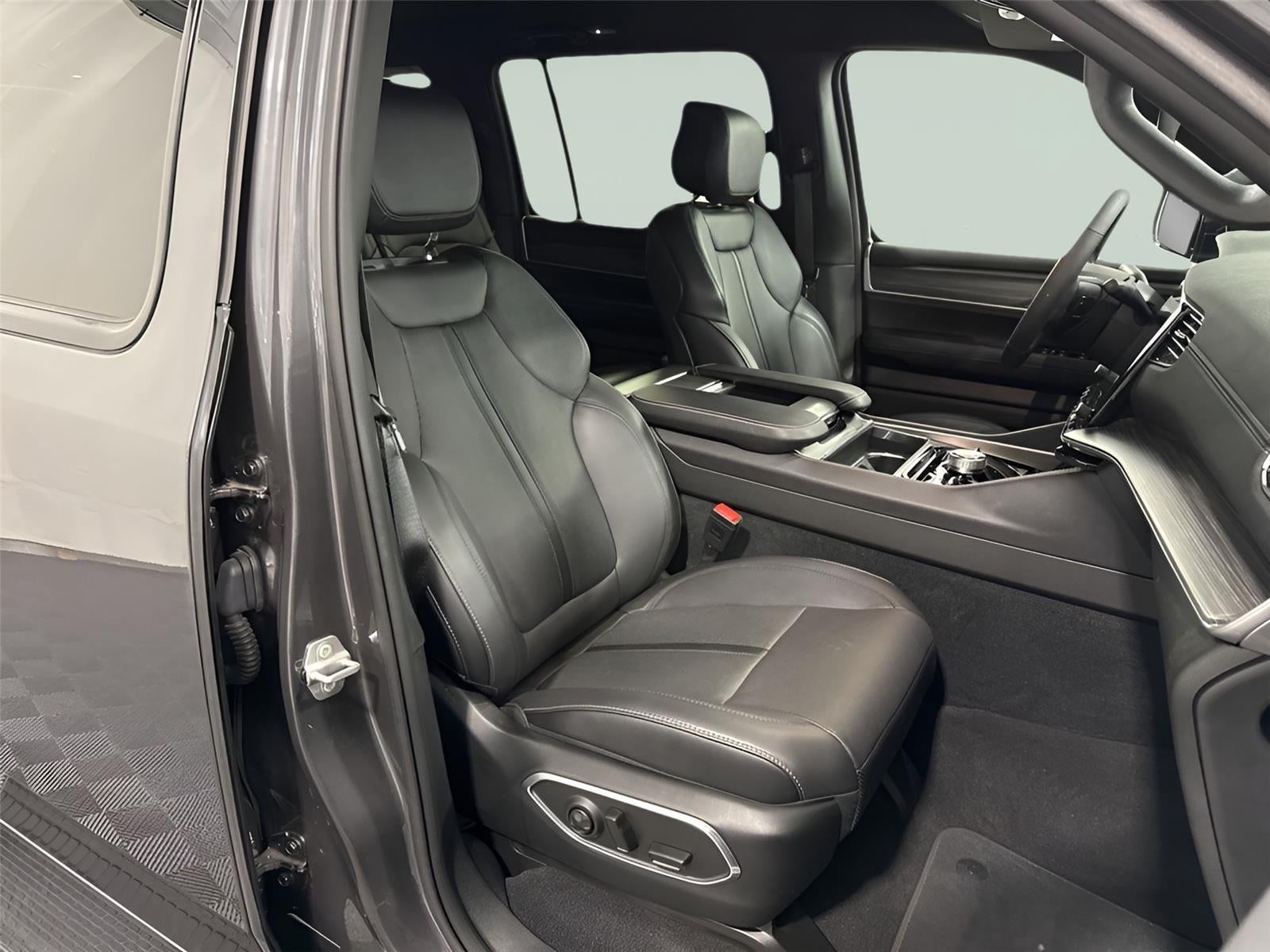 2023 Jeep Wagoneer L Series III