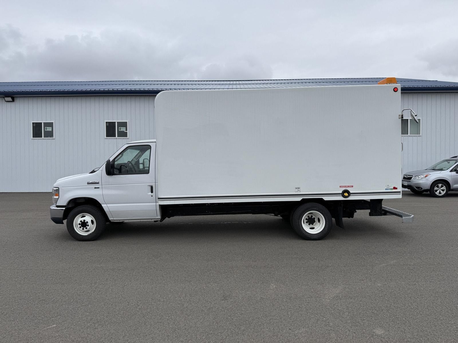 2019 Ford E-Series Cutaway E-450 DRW 158 WB