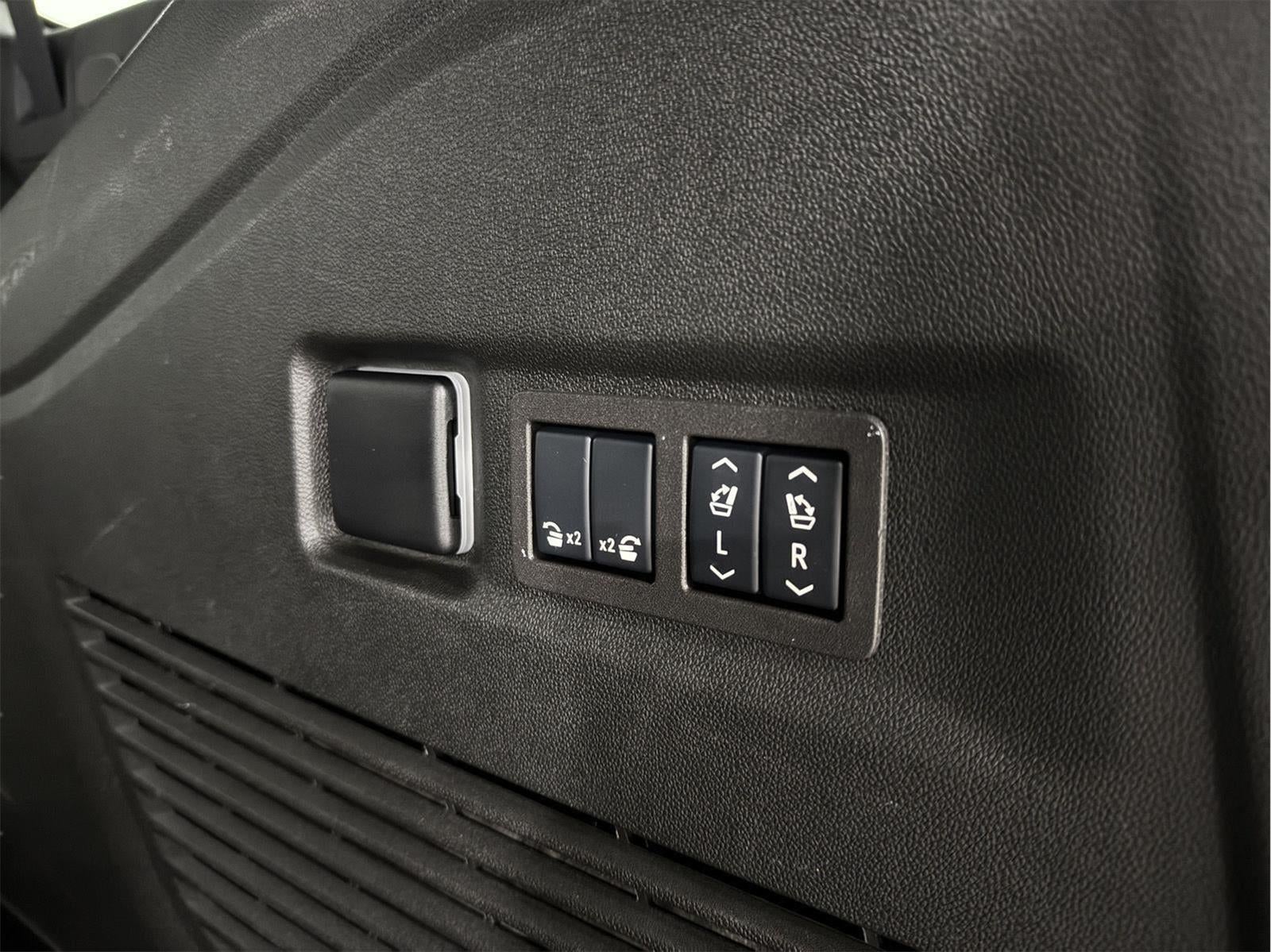 2024 GMC Yukon XL SLT