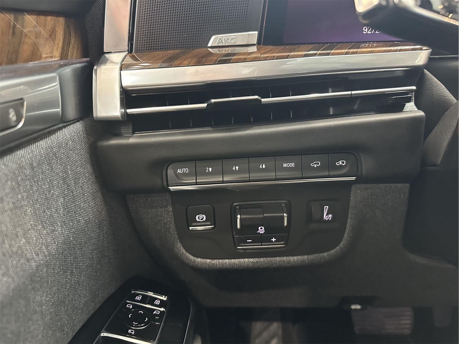 2025 Cadillac Escalade ESV 4WD Sport Platinum