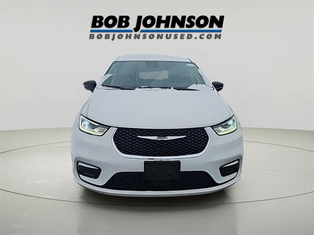 2024 Chrysler Pacifica Touring L Fresh Trade! Remote Start, Power Rear Doors, Power