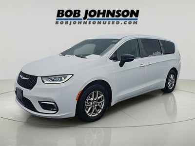 2024 Chrysler Pacifica Touring L Fresh Trade! Remote Start, Power Rear Doors, Power