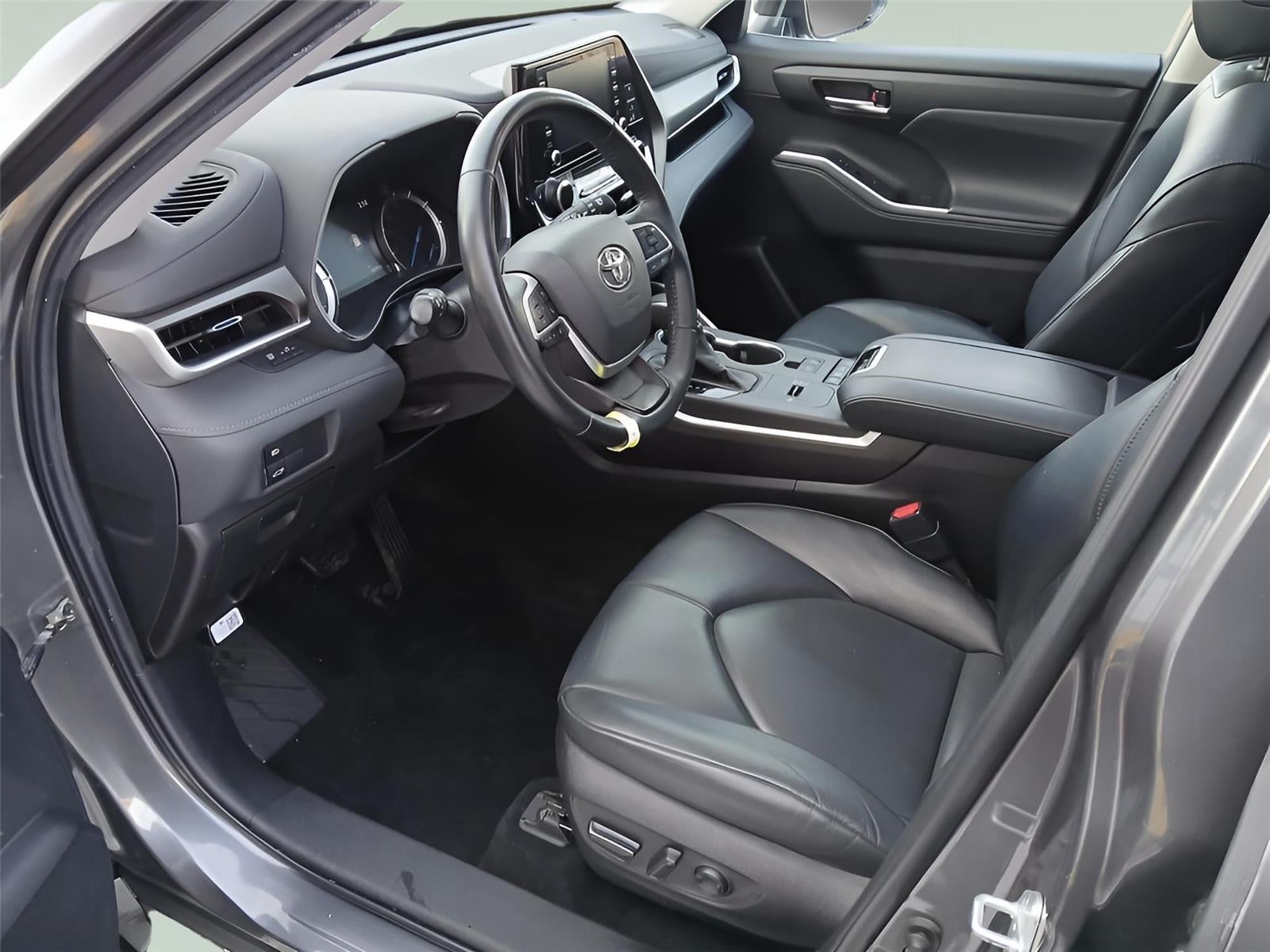 2022 Toyota Highlander Hybrid XLE