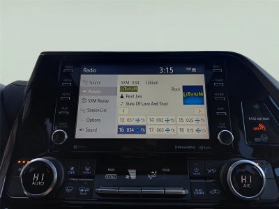 2022 Toyota Highlander Hybrid XLE