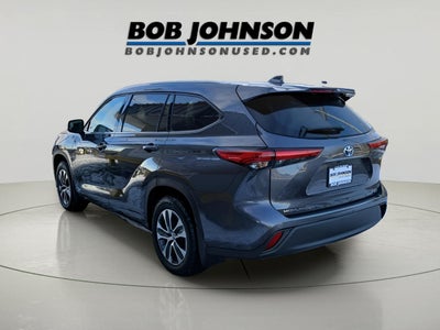 2022 Toyota Highlander Hybrid XLE