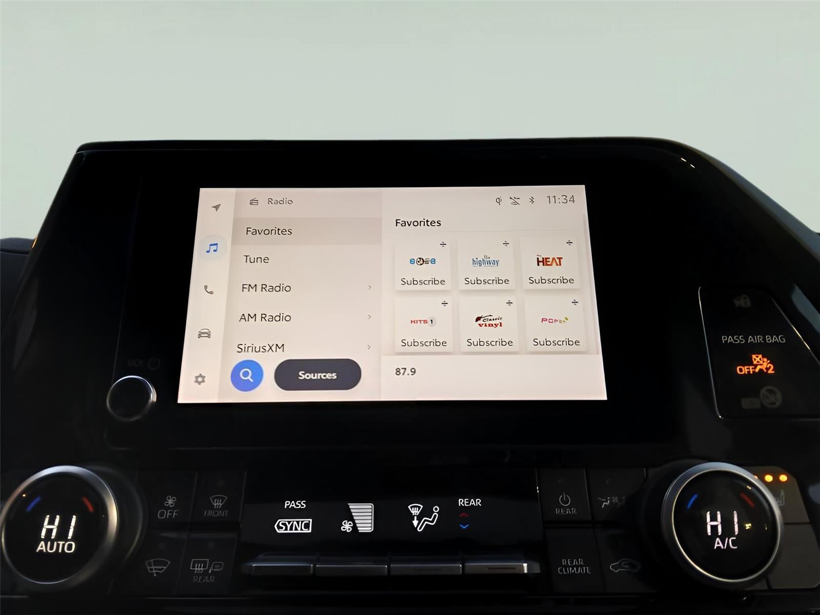 2023 Toyota Highlander Hybrid XLE