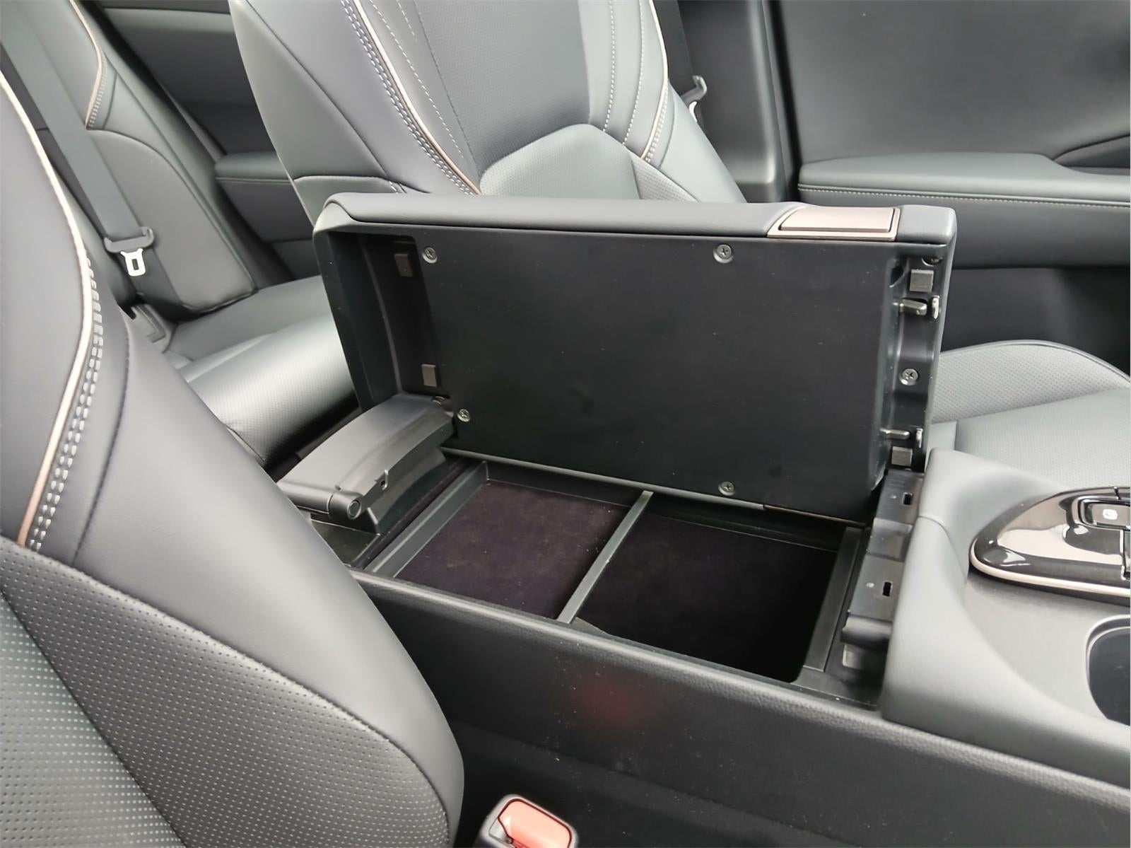 2025 Toyota CROWN PLATINUM AWD **FLEX BUY $595/Monthly**