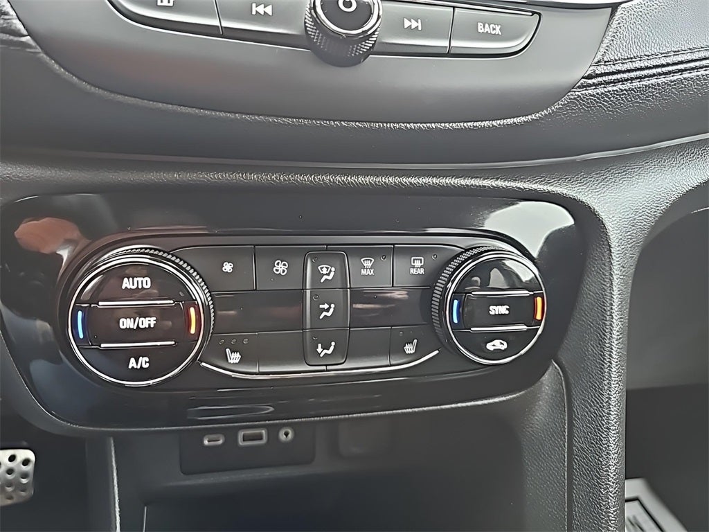 2023 Buick Encore GX Select Remote Start, Heated Seats, Power Liftgate, (CarBr