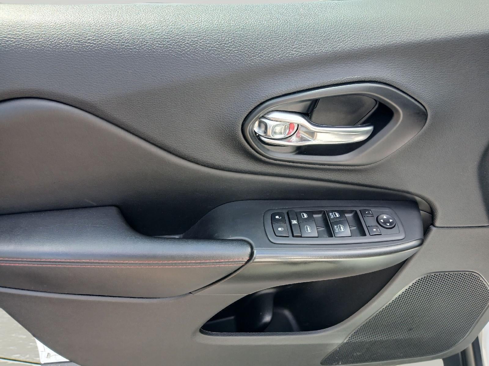 2021 Jeep CHEROKEE TRAILHAWK 4X4