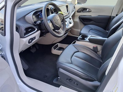2024 Chrysler Pacifica Hybrid Select