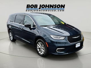 2024 Chrysler Pacifica Touring L **SMART BUY $575/Monthly**