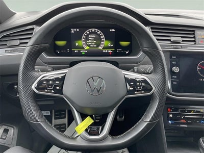 2022 Volkswagen Tiguan SE R-Line Black