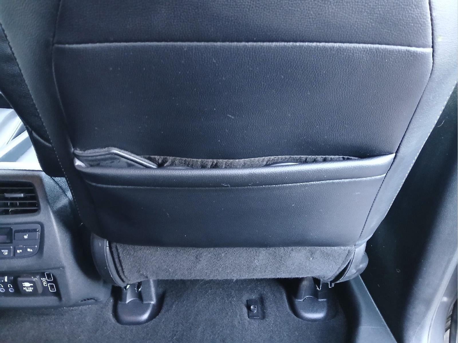 2022 Honda Pilot Touring w/Rear Captain's Chairs