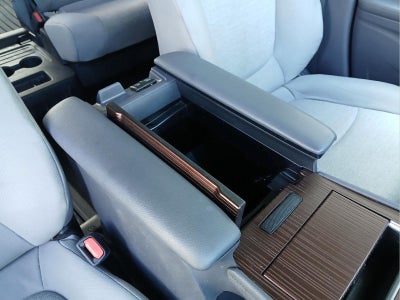 2024 Toyota Sienna LE 8-Passenger