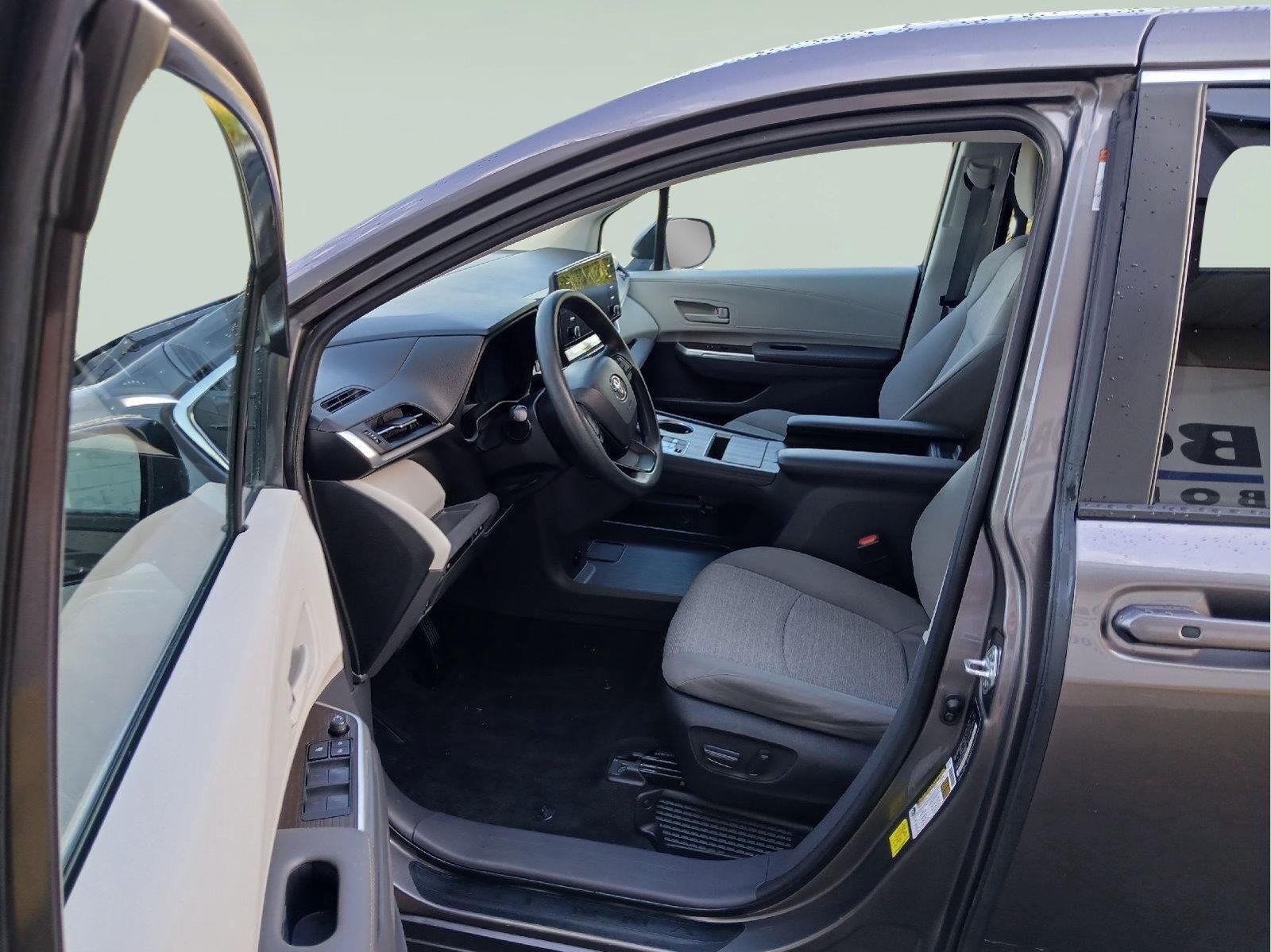 2024 Toyota Sienna LE 8-Passenger