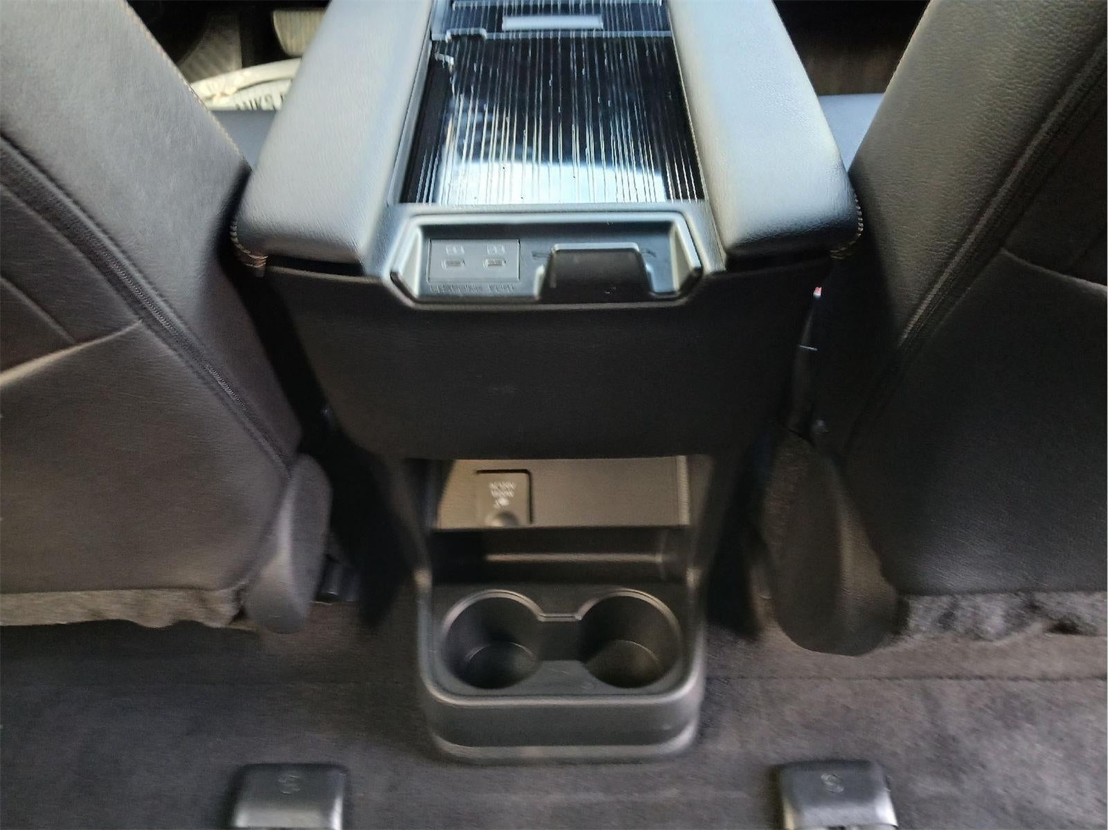 2025 Toyota Sienna Woodland Edition