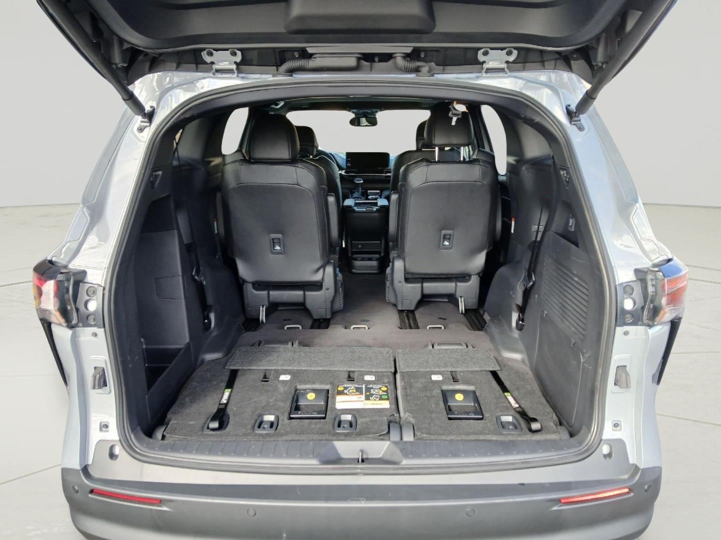 2025 Toyota Sienna Woodland Edition