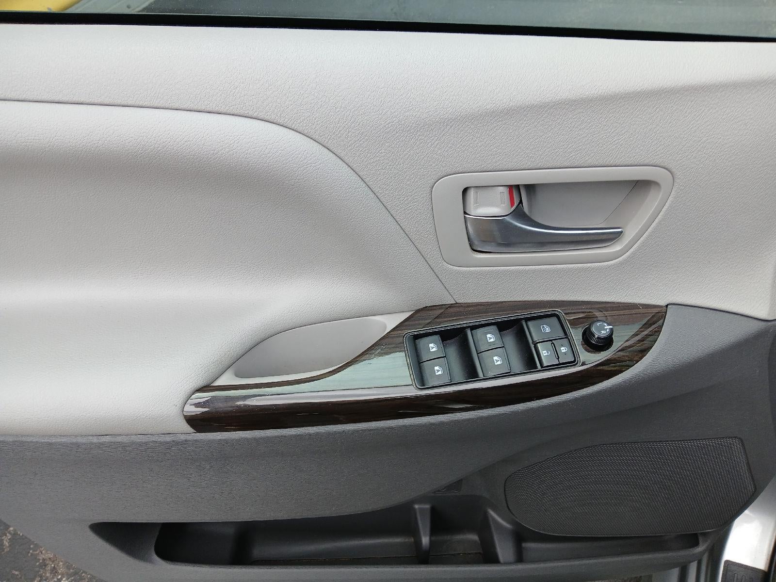 2020 Toyota Sienna XLE 7-Passenger