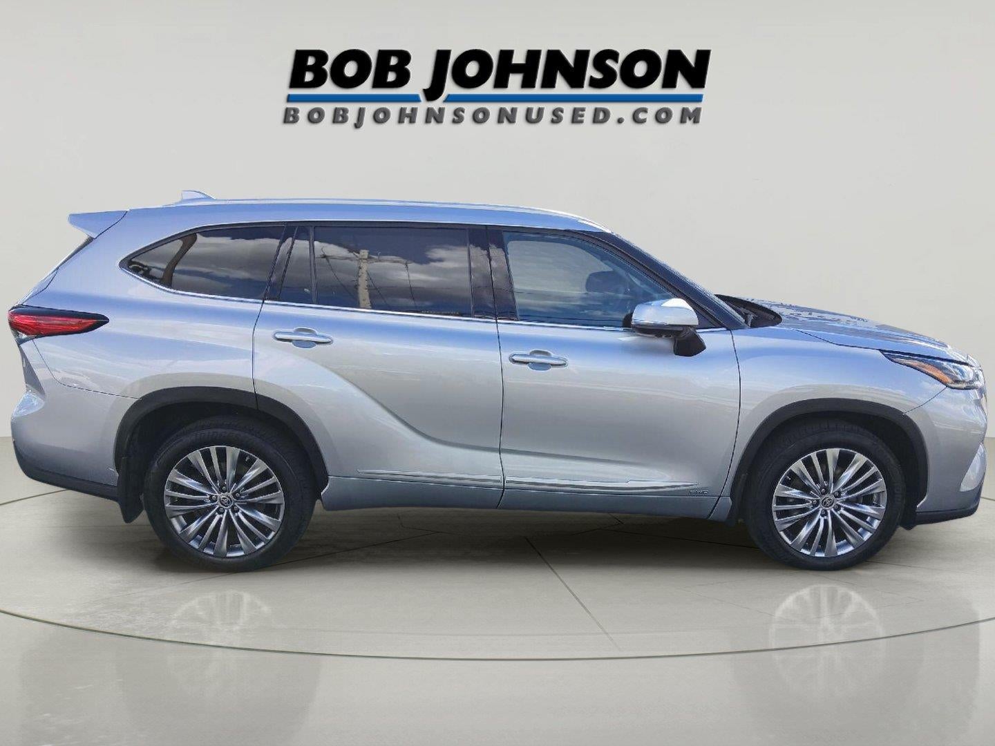 2023 Toyota Highlander Hybrid Platinum