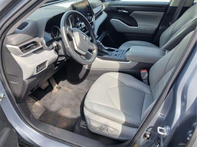 2022 Toyota HIGHLANDER XLE