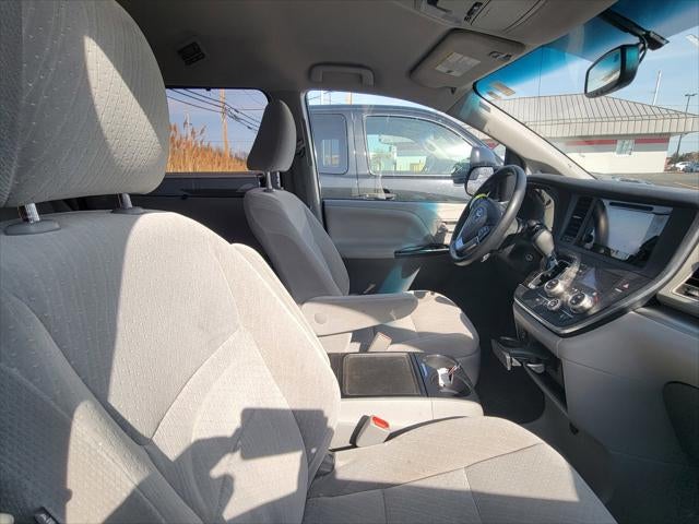 2017 Toyota Sienna LE 7-Passenger
