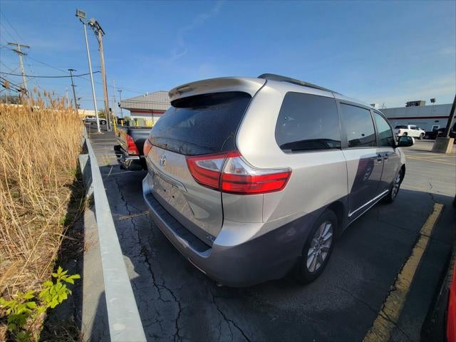 2017 Toyota Sienna LE 7-Passenger