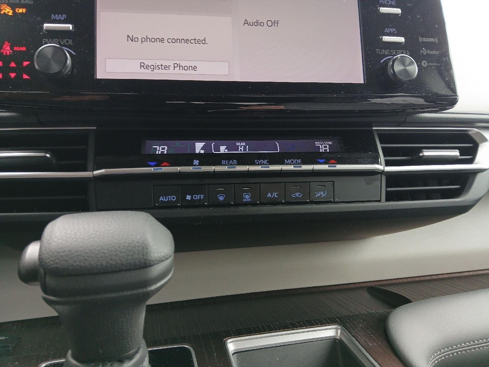 2021 Toyota SIENNA LE LE 8-Passenger