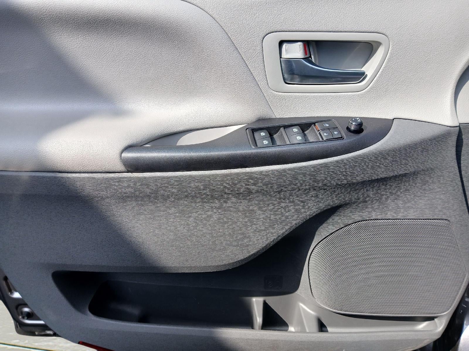 2020 Toyota Sienna LE 8-Passenger