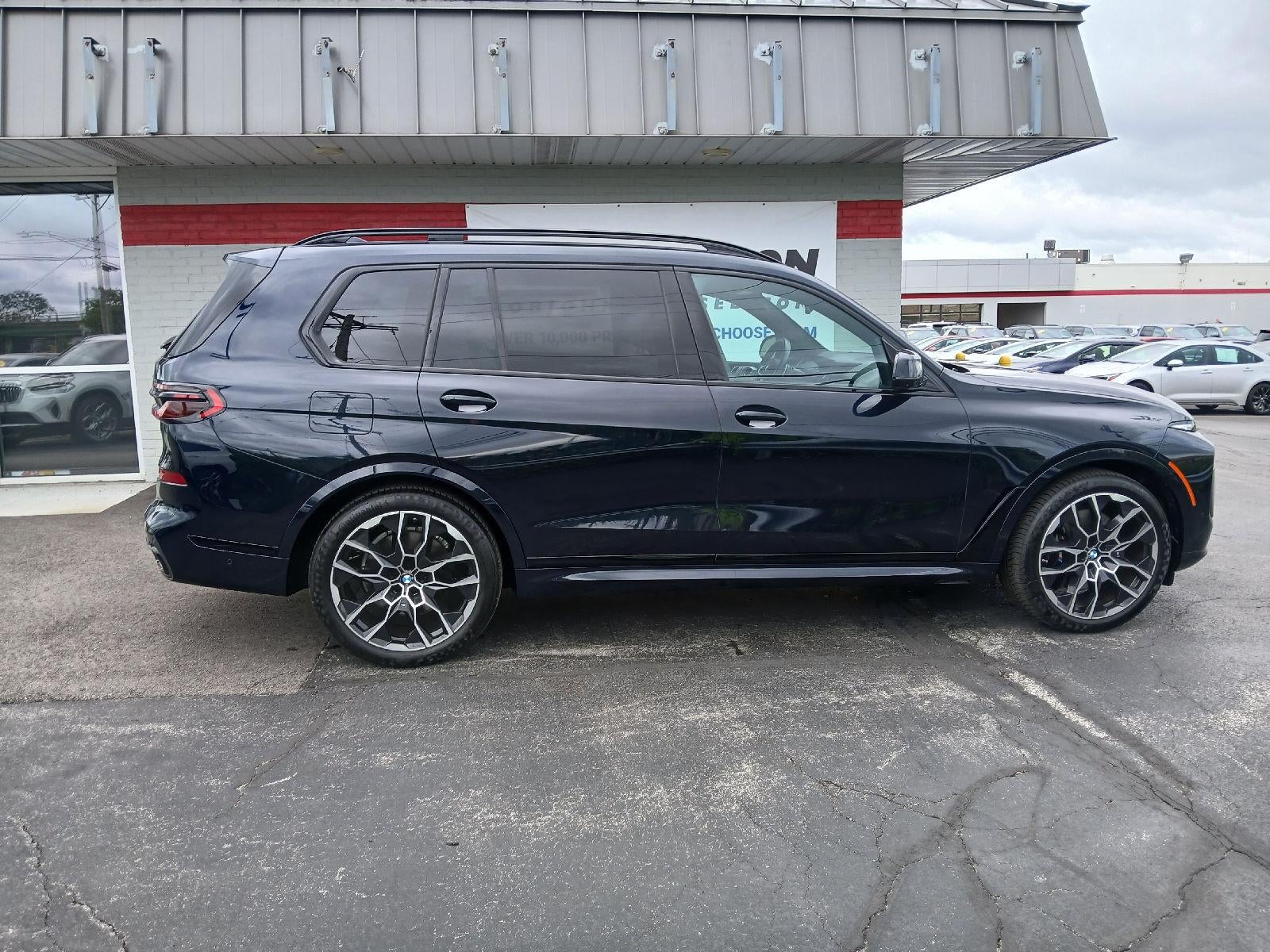 2025 BMW X7 xDrive40i