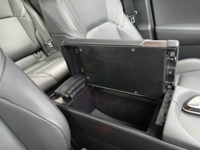 2025 Toyota CROWN SIGNIA XLE