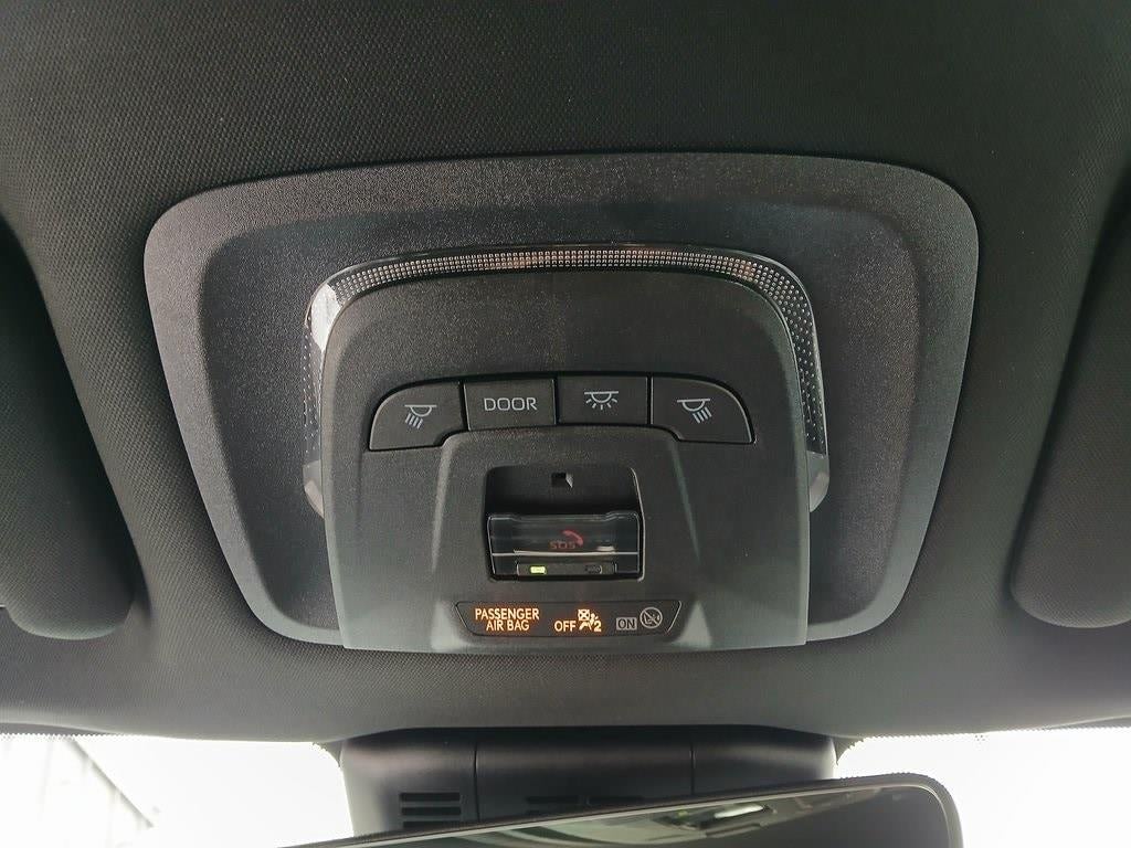 2025 Toyota CROWN SIGNIA XLE