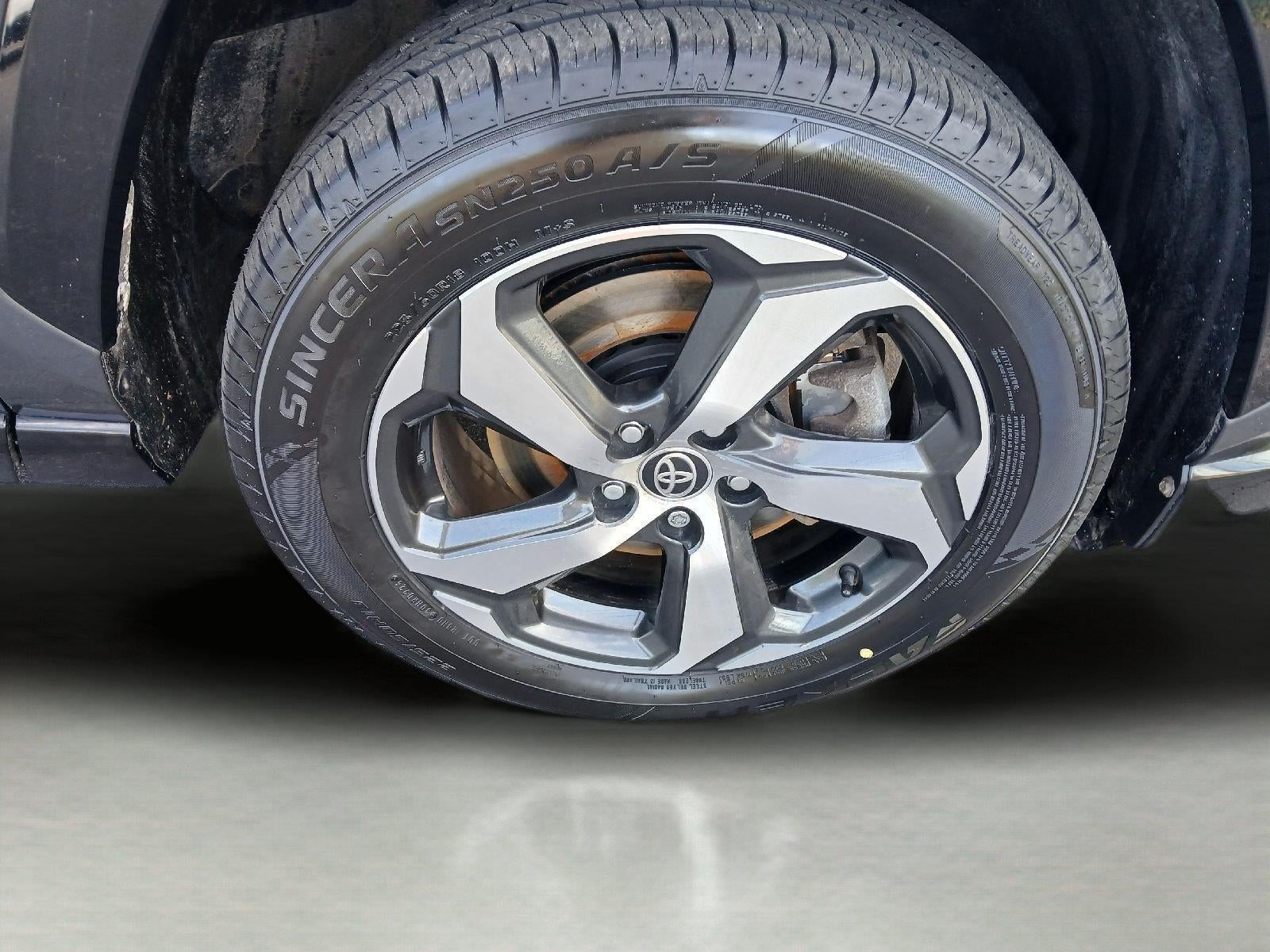 2024 Toyota RAV4 Prime SE