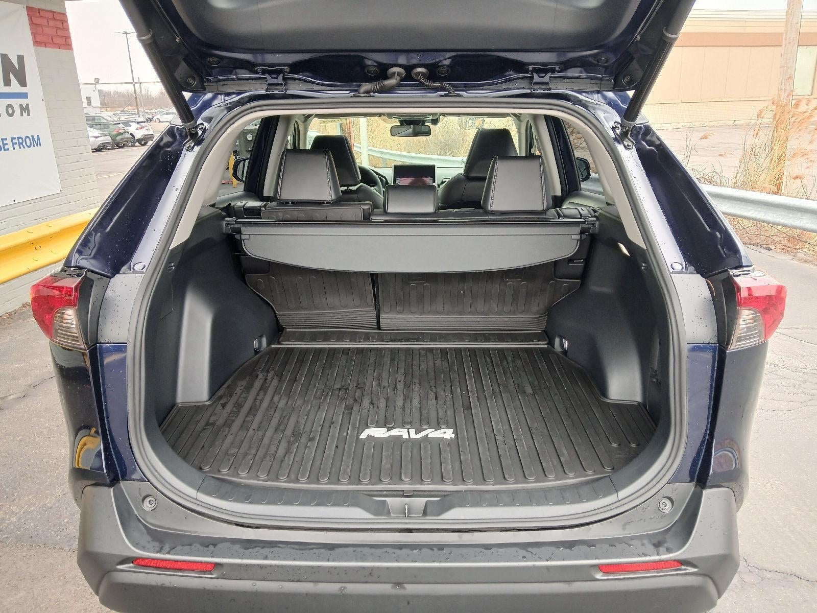 2023 Toyota RAV4 Hybrid XLE Premium