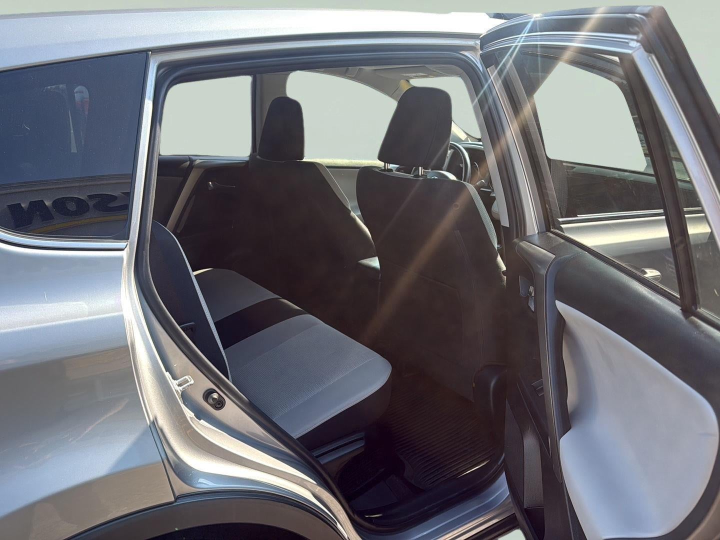 2017 Toyota RAV4 Hybrid XLE